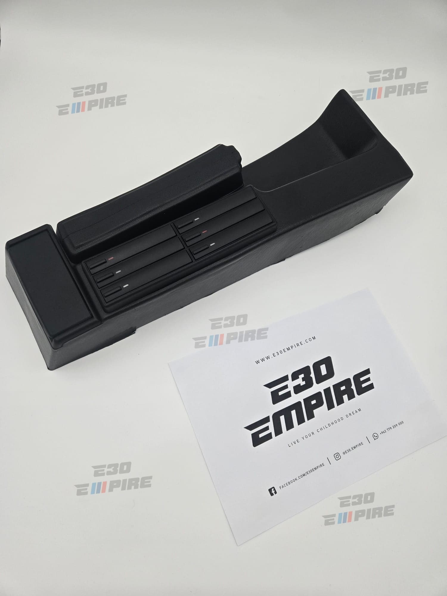 BMW E30 Casette Center Console Complete, perfect condition.