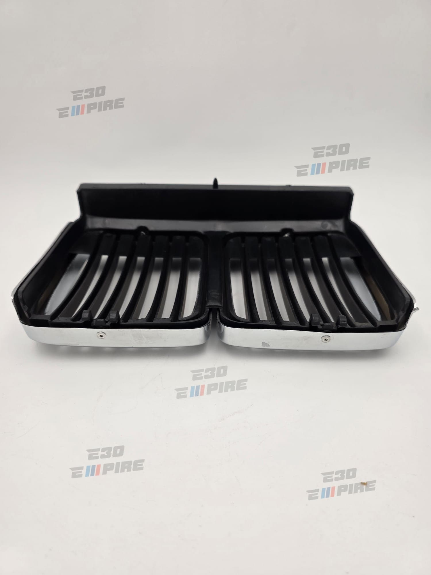 BMW E30 Center Chrome Kidney Grill Brand New NoS — BMW E30 Exterior Parts — thumbnail 6