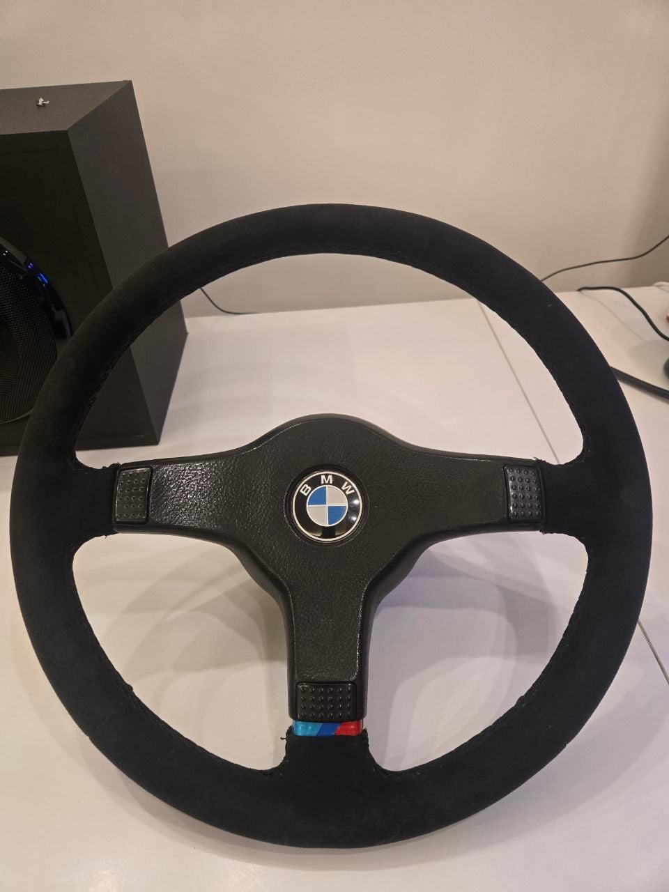BMW E30 M tech1 370mm KBA70076 Alcantara