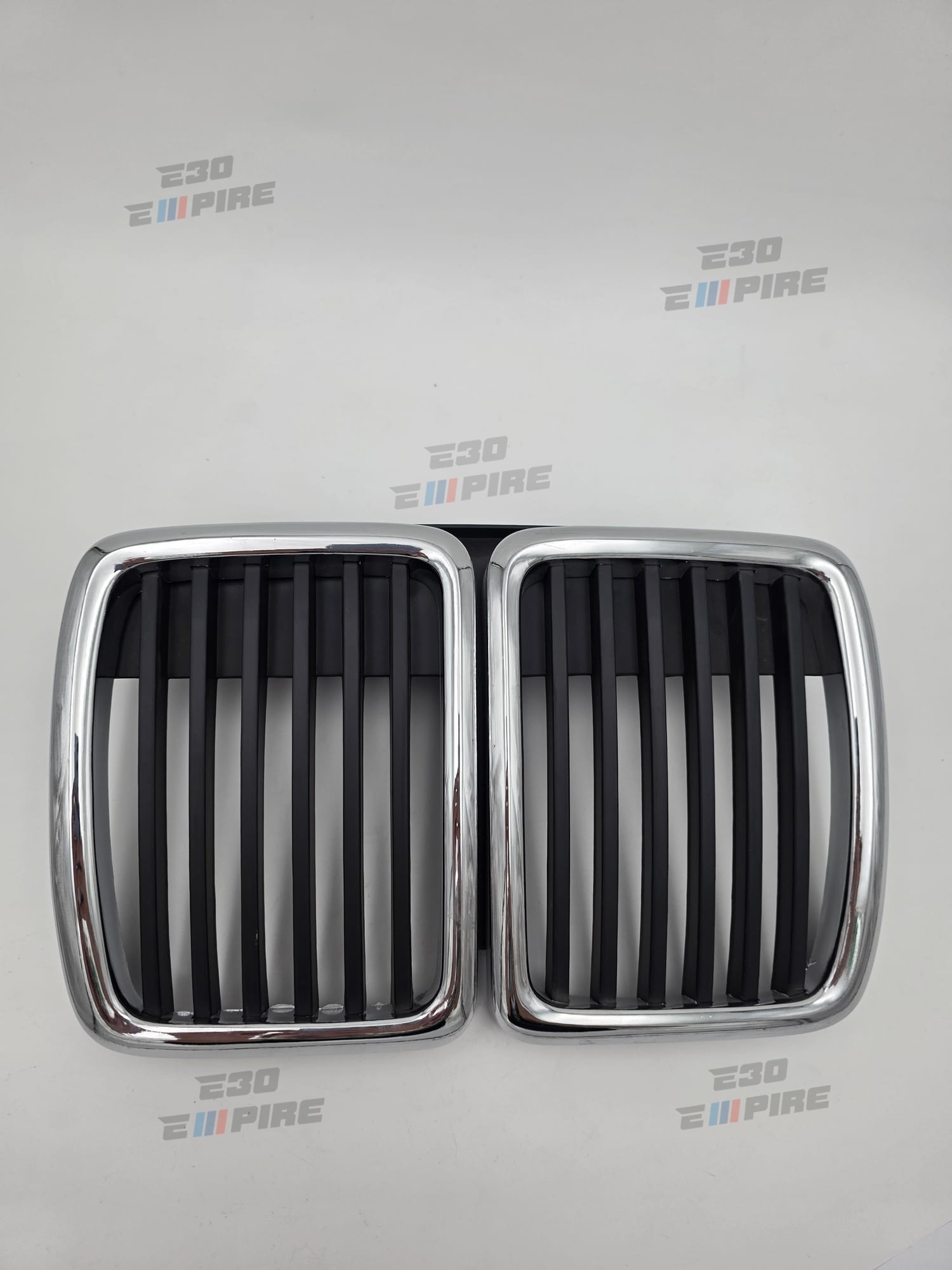 BMW E30 Center Chrome Kidney Grill Brand New NoS — BMW E30 Exterior Parts — photo 1